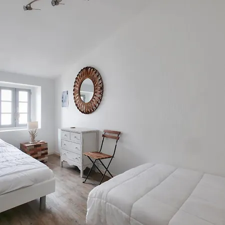 Apartment Pres Du Port De St-martin-de-re Avec Terrasse