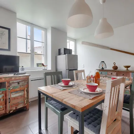 Pres Du Port De St-martin-de-re Avec Terrasse