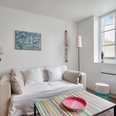 Pres Du Port De St-martin-de-re Avec Terrasse Apartman