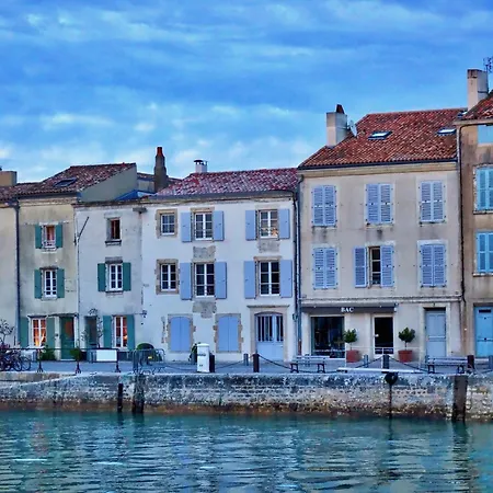 Pres Du Port De St-martin-de-re Avec Terrasse Apartman *