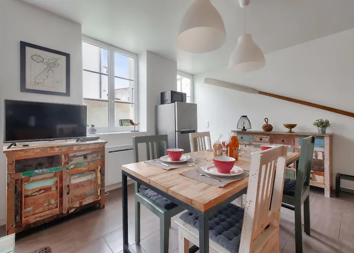 Pres Du Port De St-martin-de-re Avec Terrasse